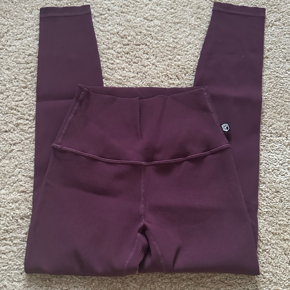 Born primitive leggings small